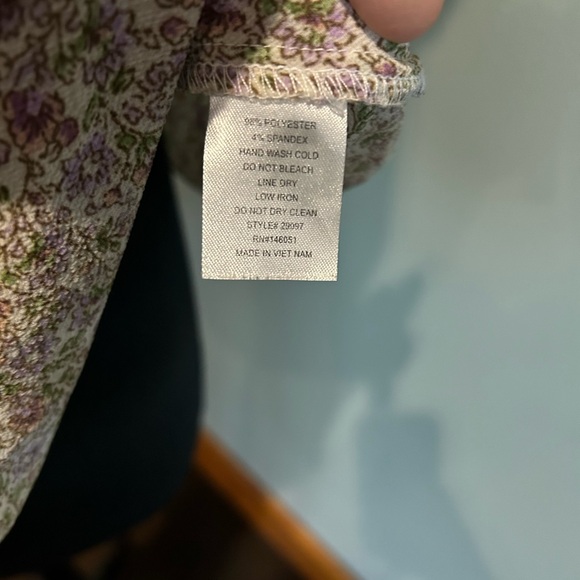 Monteau Fitted Floral Blouse Size Large - Picture 3 of 7